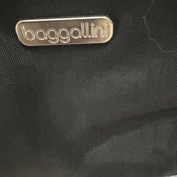 Baggallini Sleek Black Crossbody Bag - Picture 4 of 5